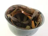 Set van 2 oude Belgische militaire stalen helm M51 – foto 5 – kavel bij De Kringwinkel, Heverlee