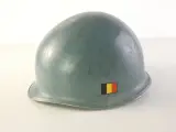 Set van 2 oude Belgische militaire stalen helm M51 – foto 8 – kavel bij De Kringwinkel, Heverlee