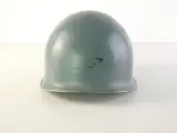 Set van 2 oude Belgische militaire stalen helm M51 – foto 9 – kavel bij De Kringwinkel, Heverlee