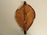 Traditioneel Maasai-schild – foto 2 – kavel bij De Kringwinkel, Leopoldsburg