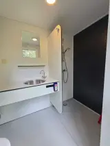 Dubbel sanitair huisje camping, XHC Bouw, Dubbele unit, zwart, 2021 – foto 11 – kavel bij Onlineveilingmeester, Balkbrug
