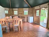 Houten kampeer bungalow, Slingerland, 6meter, roze – foto 5 – kavel bij Onlineveilingmeester, Balkbrug