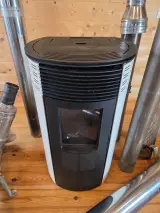 Pellet kachel, 8 kW, AMG Spa, ROUND8K-W, wit/zwart – foto 10 – kavel bij Onlineveilingmeester, Balkbrug