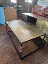 Dutchbone salontafel (messing), Dutchbone, Lee Salontafel, ijzer en messing, 2025 – foto 2 – kavel bij Onlineveilingmeester, Balkbrug