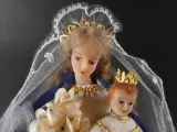 Religieus beeld - Madonna met Kind onder glazen stolp – foto 2 – kavel bij De Kringwinkel, Heverlee