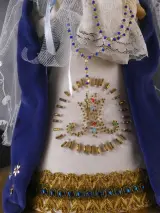 Religieus beeld - Madonna met Kind onder glazen stolp – foto 3 – kavel bij De Kringwinkel, Heverlee