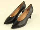 UNISA Stijlvolle Spaanse Pumps – Maat 38 – foto 5 – kavel bij De Kringwinkel, Antwerpen