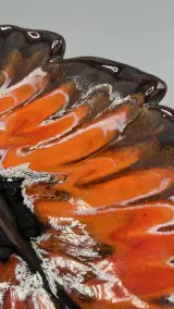 Keramische bladschaal vintage Fat Lava sierschaal met vlammend glazuur – foto 6 – kavel bij De Kringwinkel, Oostkamp