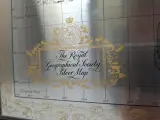 Exclusieve 'Silver Map' Royal Geographical Society (1976) – Sterling Zilver & 24k Goud – Luxe Lijst 72x52 cm – foto 3 – kavel bij De Kringwinkel, Oostkamp