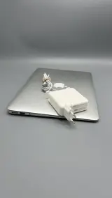 Laptop Apple MacBook Air 2017 13-inch i5 8GB met lader – foto 12 – kavel bij De Kringwinkel, Oostkamp