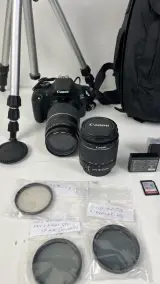 Spiegelreflexcamera Canon EOS 1300D set met twee lenzen statief en rugzak – foto 3 – kavel bij De Kringwinkel, Oostkamp