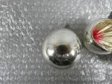 3 zilverkleurige Ajeko kerstballen – foto 2 – kavel bij De Kringwinkel, Diest