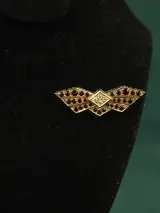 Parelketting met 18k gouden broche-hanger, diamant en robijnen – foto 7 – kavel bij De Kringwinkel, Antwerpen