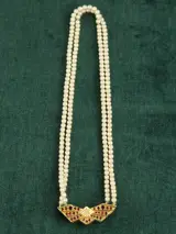 Parelketting met 18k gouden broche-hanger, diamant en robijnen – foto 9 – kavel bij De Kringwinkel, Antwerpen