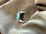 Bijzondere ring met natuurlijke edelstenen en diamant – foto 2 – kavel bij Onlineveilingmeester
