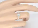 Witgouden solitair ring met 1.00 carat ovaal geslepen diamant en Briljant geslepen diamanten – foto 2 – kavel bij Onlineveilingmeester