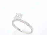 Witgouden solitair ring met 1.00 carat ovaal geslepen diamant en Briljant geslepen diamanten – foto 3 – kavel bij Onlineveilingmeester