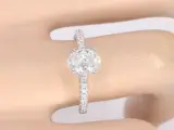 Witgouden solitair ring met 1.00 carat ovaal geslepen diamant en Briljant geslepen diamanten – foto 8 – kavel bij Onlineveilingmeester