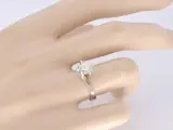 Gouden solitair vierpoots ring met een briljant geslepen diamant (gecertificeerd) – foto 2 – kavel bij Onlineveilingmeester
