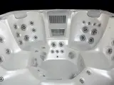 Outdoor Spa Vonato, Oceana, wit/donkerbruin – foto 7 – kavel bij Onlineveilingmeester