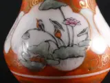 Set van 2 Oosterse porseleinen vaasjes - Japanse stijl – foto 16 – kavel bij De Kringwinkel, Heverlee