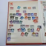 Diverse postzegels en biljetten in map – foto 3 – kavel bij Domeinen Roerende Zaken, Groningen