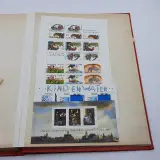 Diverse postzegels en biljetten in map – foto 27 – kavel bij Domeinen Roerende Zaken, Groningen