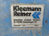 Industriële 3-deks trilzeef / zeefmachine, Kleemann Reiner, VU3F-1546 Q (typeplaatje), blauw/grijs, 1994, gedemonteerd – foto 4 – kavel bij Onlineveilingmeester, Hoogeveen