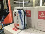 5x Trolley koffers Suitsuit, wit met afbeelding, bouwjaar 37 x 20 cm – foto 5 – kavel bij Onlineveilingmeester, Zutphen
