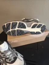 Loopschoenen, Asics, Gelnyc, grijs/wit – foto 5 – kavel bij Onlineveilingmeester, Zutphen