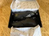 Voetbalschoenen - paar Dores – foto 6 – kavel bij Onlineveilingmeester