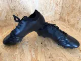 Voetbalschoenen - paar Dores – foto 2 – kavel bij Onlineveilingmeester