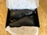 Voetbalschoenen - paar Dores – foto 4 – kavel bij Onlineveilingmeester