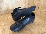 Voetbalschoenen - paar Dores – foto 2 – kavel bij Onlineveilingmeester
