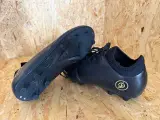 Voetbalschoenen - paar Dores – foto 4 – kavel bij Onlineveilingmeester