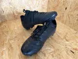 Voetbalschoenen - paar Dores – foto 2 – kavel bij Onlineveilingmeester