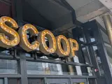 Vintage gevelbelettering 'Bioscoop' met ingebouwde lampen – foto 3 – kavel bij Onlineveilingmeester, Hengelo