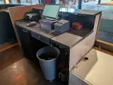 L-vormige ontvangstbalie – foto 10 – kavel bij Onlineveilingmeester, Hengelo
