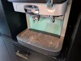 Koffiemachine Douwe Egberts, Cafitesse Excellence Compact, bouwjaar 2019 – foto 3 – kavel bij Onlineveilingmeester, Hengelo