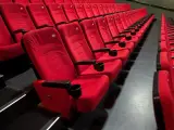 Volledige set bioscoopstoelen en loveseats – foto 16 – kavel bij Onlineveilingmeester, Hengelo