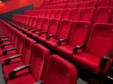 Volledige set bioscoopstoelen en loveseats – foto 8 – kavel bij Onlineveilingmeester, Hengelo
