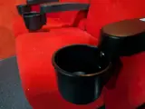 Set van 2 bioscoopstoelen met bekerhouders – foto 4 – kavel bij Onlineveilingmeester, Hengelo