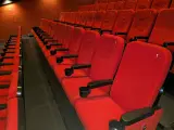 Volledige set bioscoopstoelen en loveseats – foto 13 – kavel bij Onlineveilingmeester, Hengelo