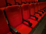 14-zits bioscoopstoelenrij – foto 10 – kavel bij Onlineveilingmeester, Hengelo