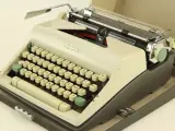Vintage Olympia SM4 typmachine – kavel bij De Kringwinkel, Antwerpen