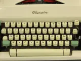 Vintage Olympia SM4 typmachine – foto 4 – kavel bij De Kringwinkel, Antwerpen