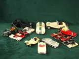 Collectie van 17 Modelauto's – Mercedes-Benz, Jaguar, Corvette, Klassieke Oldtimers & Cabriolets – kavel bij De Kringwinkel, Antwerpen