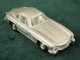 Collectie van 17 Modelauto's – Mercedes-Benz, Jaguar, Corvette, Klassieke Oldtimers & Cabriolets – foto 2 – kavel bij De Kringwinkel, Antwerpen