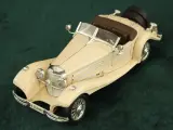Collectie van 17 Modelauto's – Mercedes-Benz, Jaguar, Corvette, Klassieke Oldtimers & Cabriolets – foto 12 – kavel bij De Kringwinkel, Antwerpen