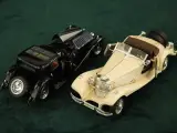 Collectie van 17 Modelauto's – Mercedes-Benz, Jaguar, Corvette, Klassieke Oldtimers & Cabriolets – foto 14 – kavel bij De Kringwinkel, Antwerpen